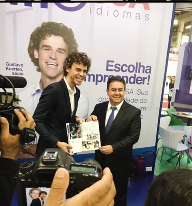 Lançamento oficial dos materiais com copyrights exclusivos, feito por Gustavo Kuerten na Feira da ABF, em São Paulo